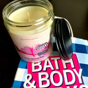 Bath & Body Works BERRY WAFFLE CONE Single Wick Candle~